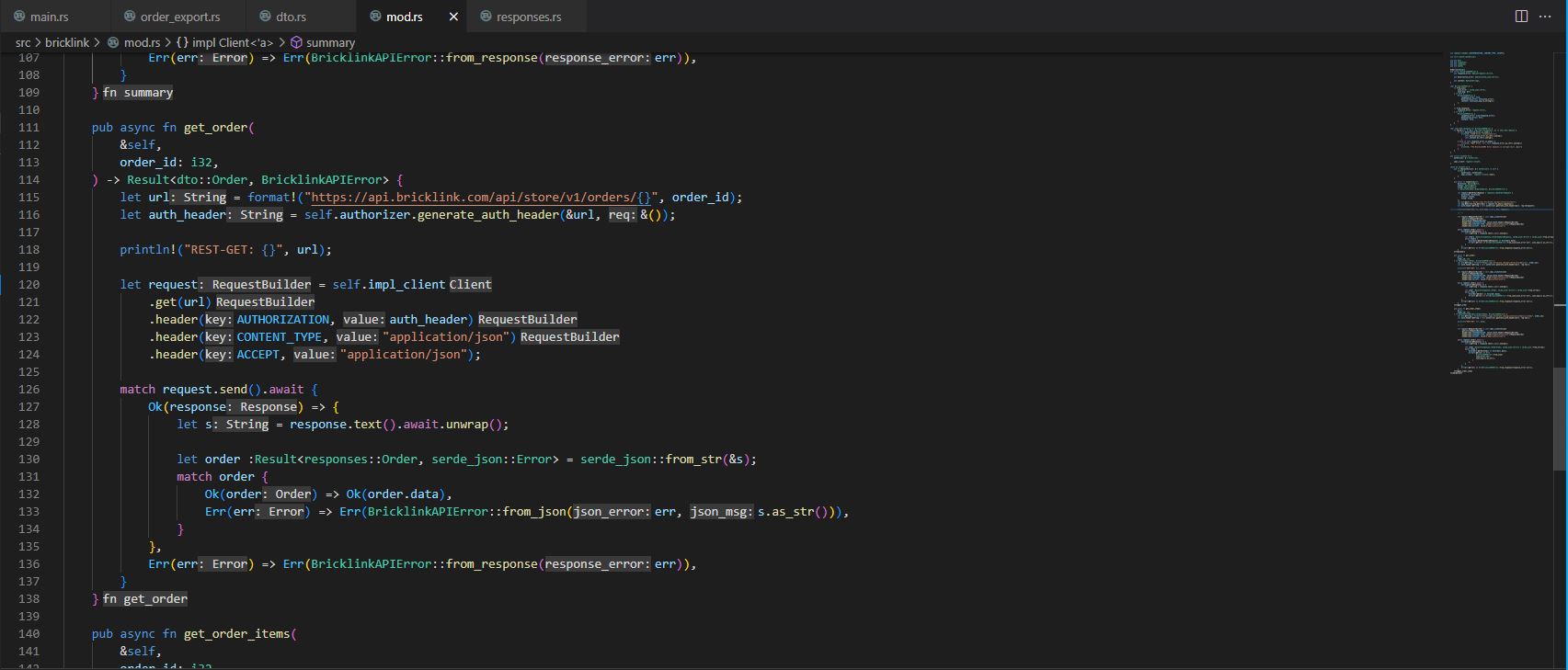 Code aus der Softwareentwicklung auf schwarezn Hintergrund